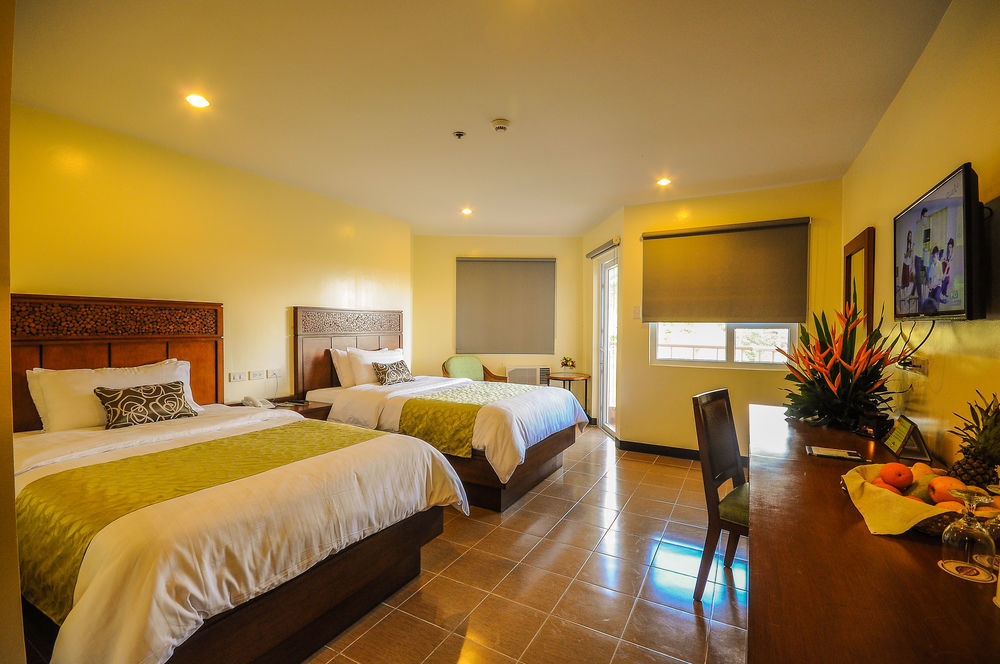 Canyon Woods Resort Club Tagaytay Tagaytay City Exterior photo